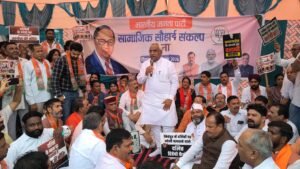 शुद्धिकरण मामले को लेकर देवपुरा चौक पर भाजपा का सामाजिक सुधार संकल्प धरना-प्रदर्शन
